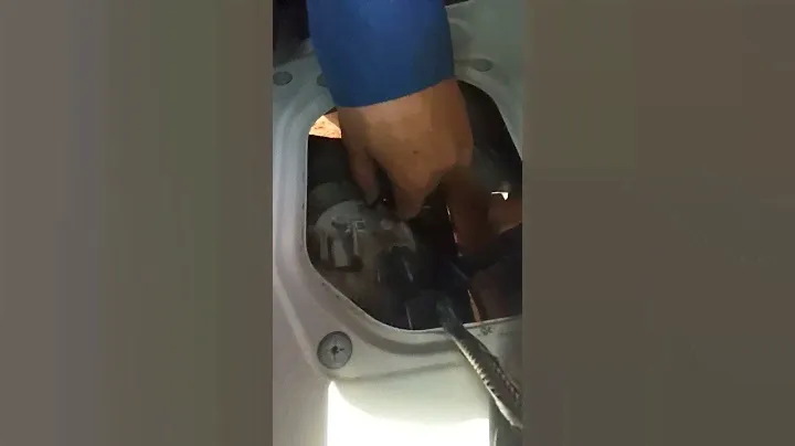 Снятие топливного фильтра Киа Оптима TF
